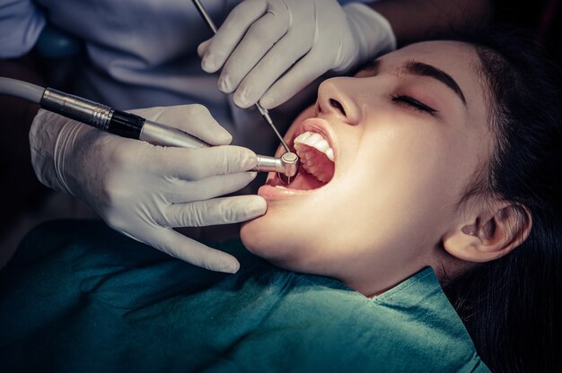 best dentists in Gwalior